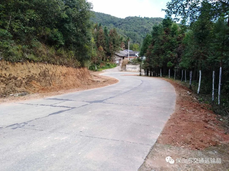智能交通信号灯：守护城市的脉搏