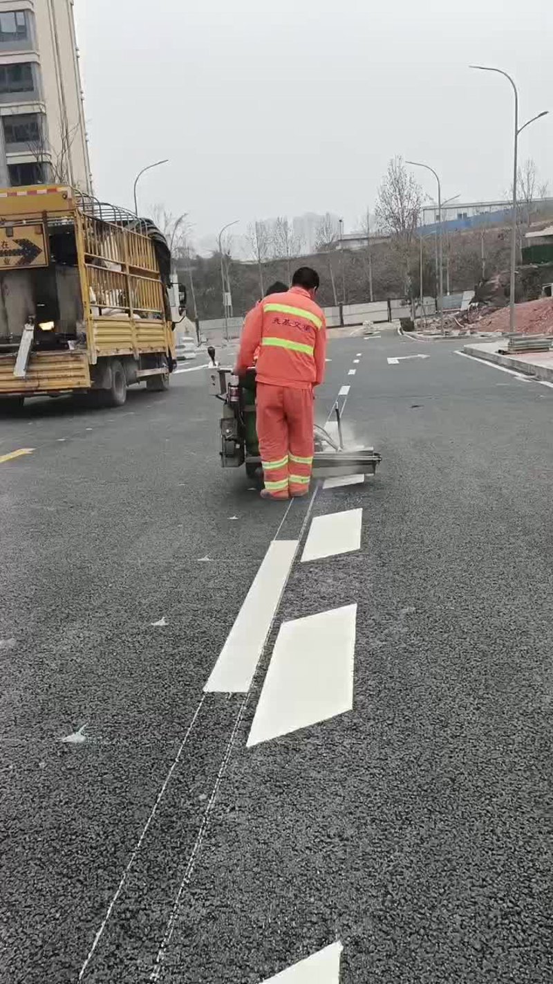 热熔标线施工在道路交通安全中的作用